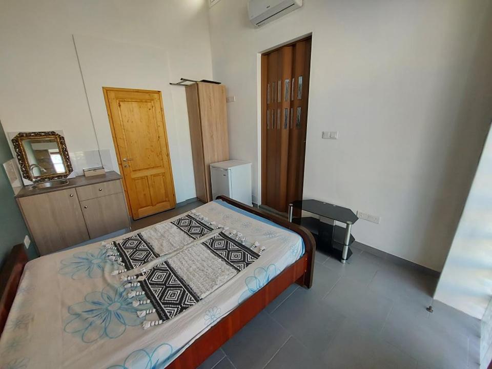 לרנקה Anna Guesthouse 10 Min Walk From The Beach מראה חיצוני תמונה
